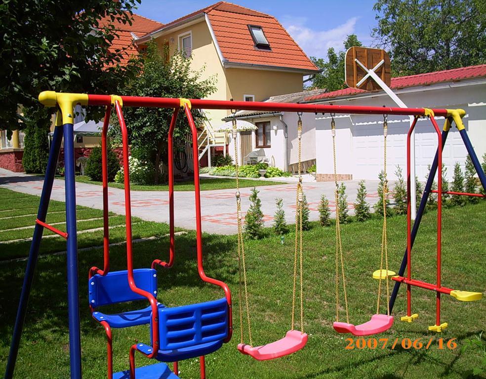 Anikó Apartmanház Balatonföldvár Kültér fotó