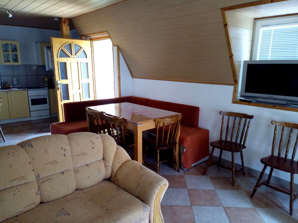 Anikó Apartmanház Balatonföldvár Kültér fotó